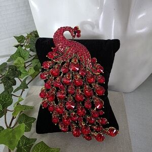 Antique Gold Statement Red Crystal Rhinestone Peacock Brooch Pin Pendant